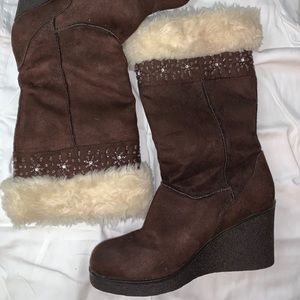 Winter boots size 8